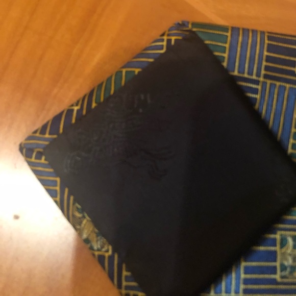 BURBERRYS vintage silk tie. - Picture 3 of 6